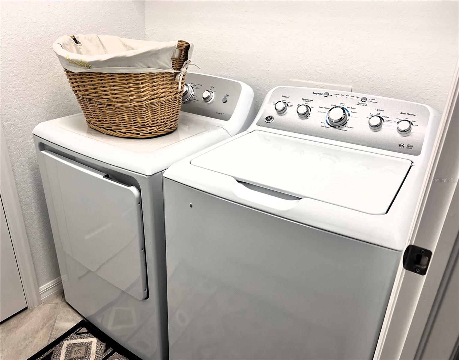 COACH HOMES IV AT LAKEWOOD NATIONAL PH 8 - Residential Lease