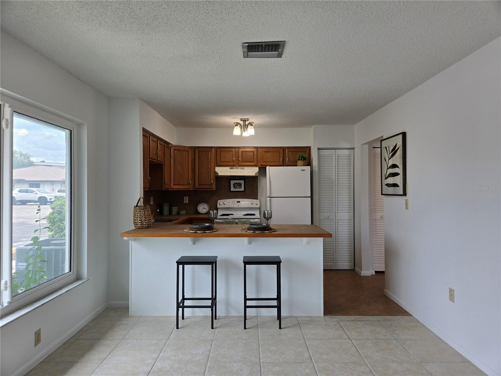 SUNSHINE VILLAS BLDG S - Residential