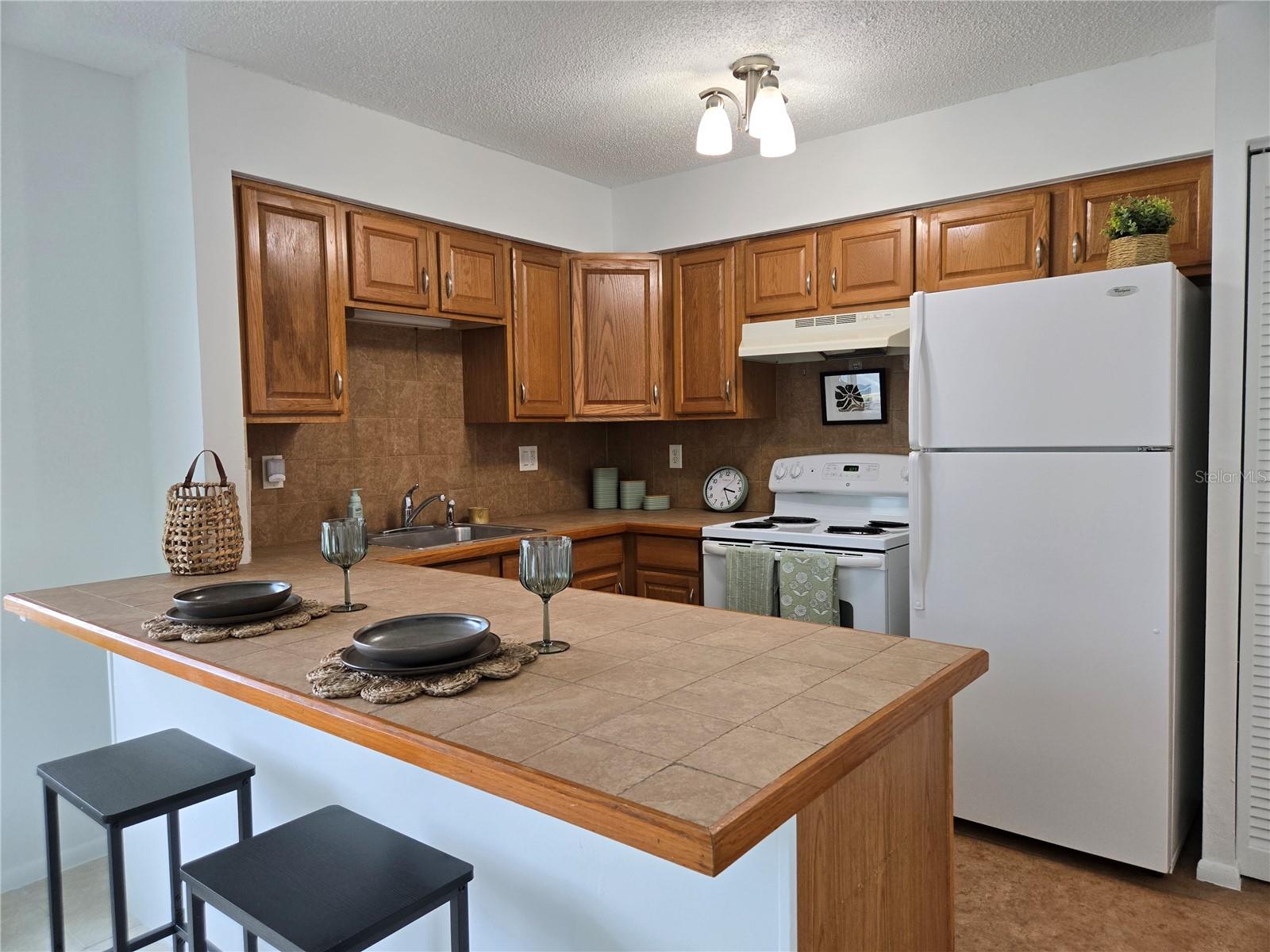SUNSHINE VILLAS BLDG S - Residential