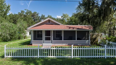 A home in PALMETTO