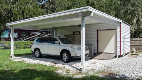 A home in PALMETTO