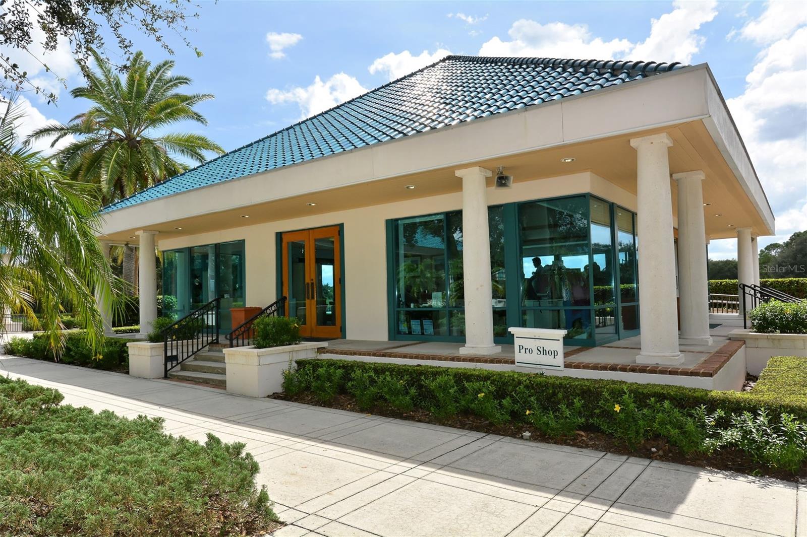 LENNOX GARDENS - Residential Lease