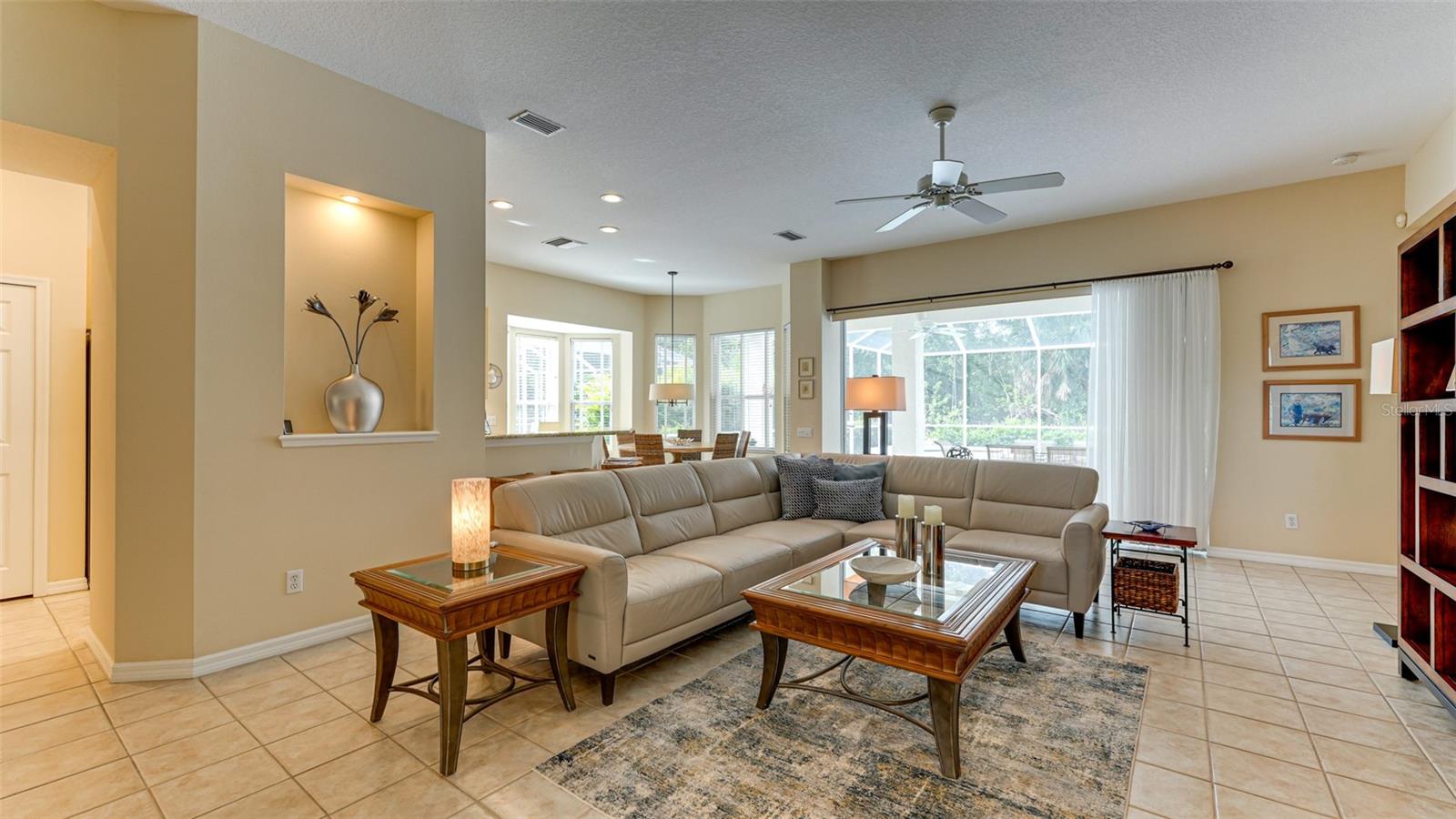 LENNOX GARDENS - Residential Lease