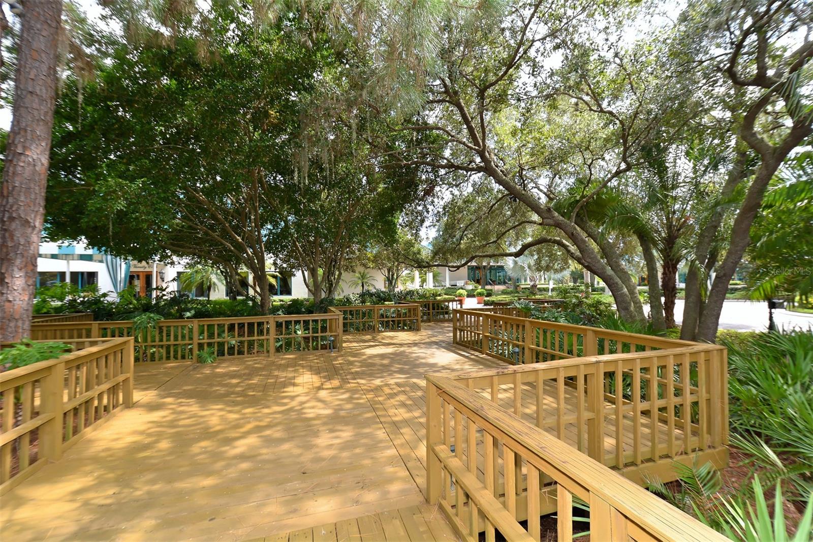 LENNOX GARDENS - Residential Lease