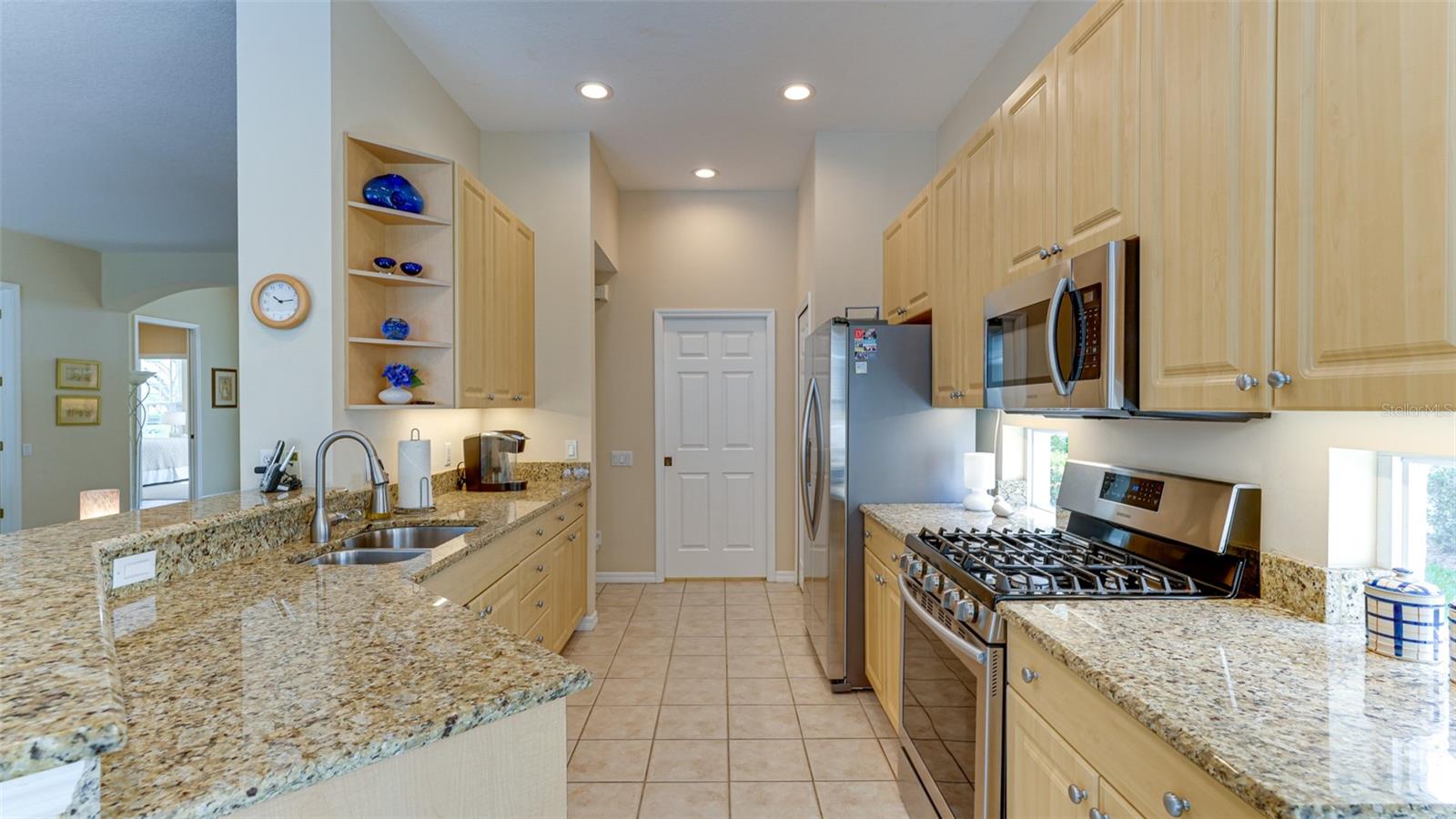 LENNOX GARDENS - Residential Lease