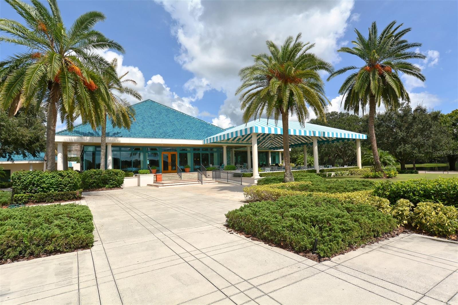 LENNOX GARDENS - Residential Lease