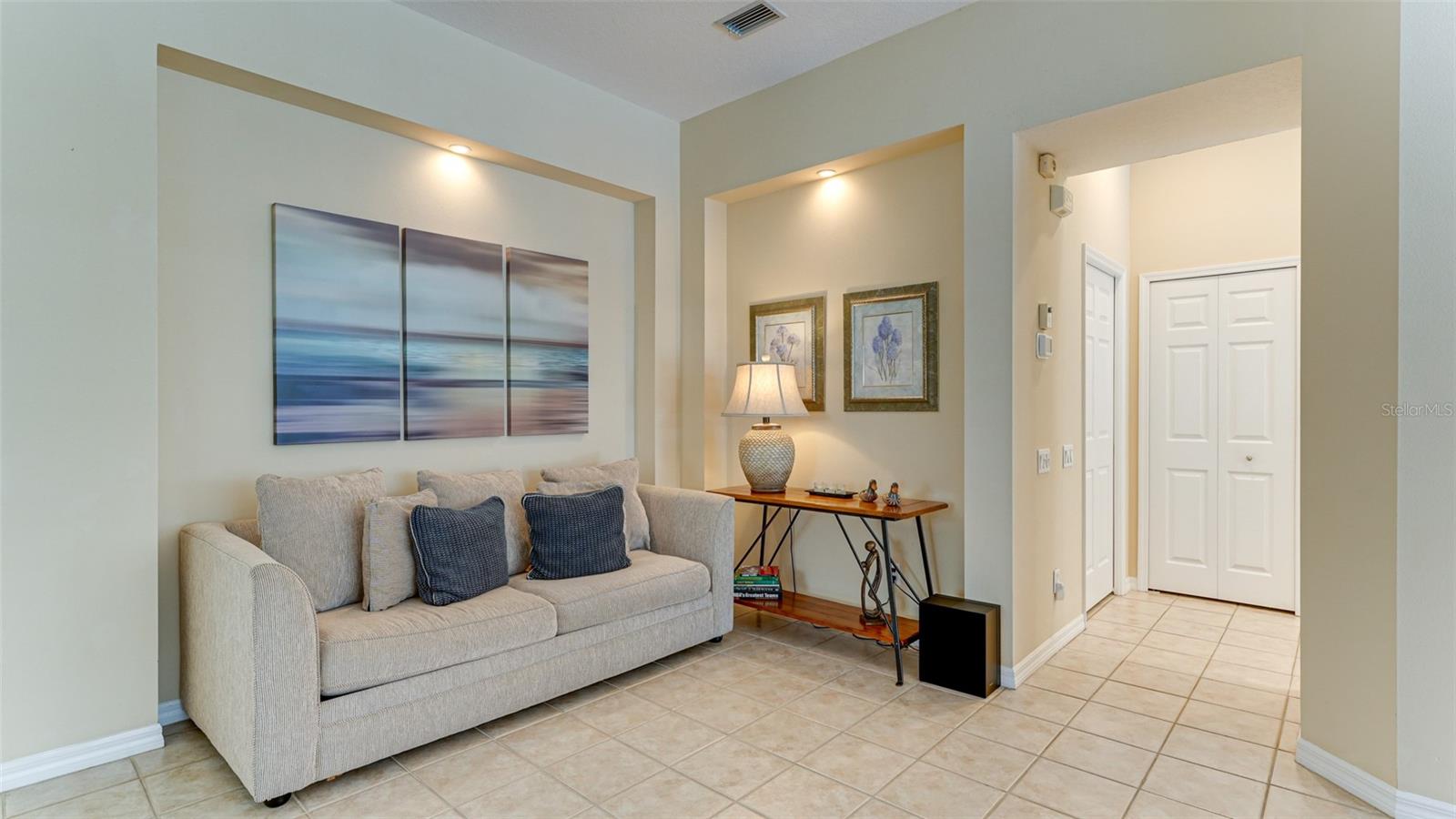 LENNOX GARDENS - Residential Lease