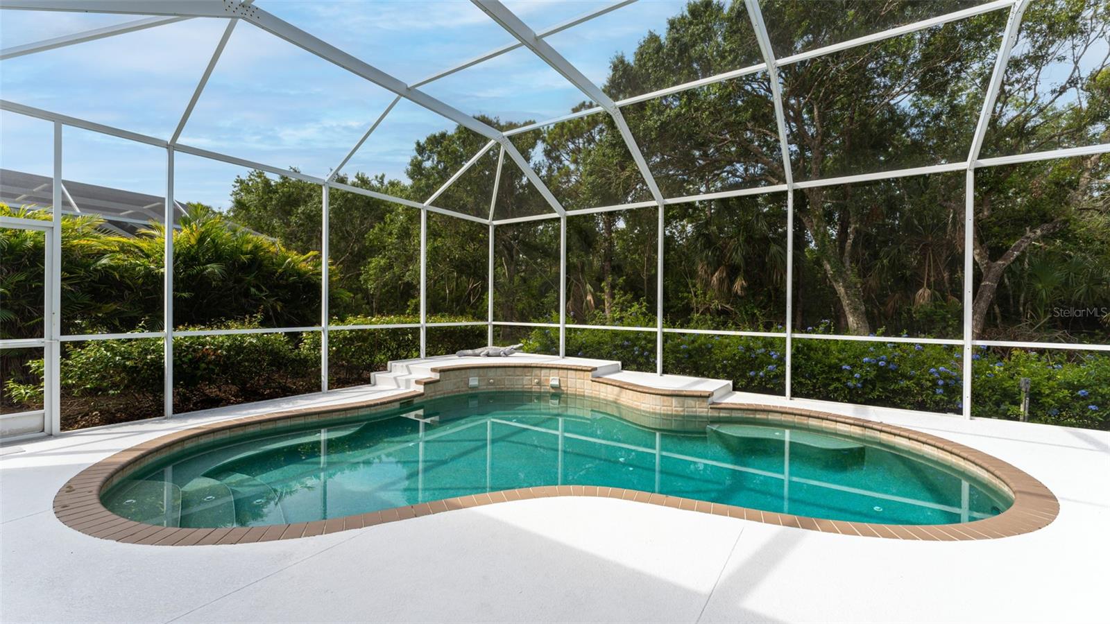 LENNOX GARDENS - Residential Lease