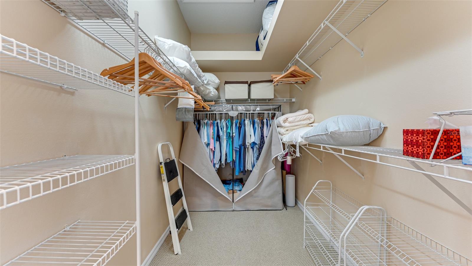 LENNOX GARDENS - Residential Lease