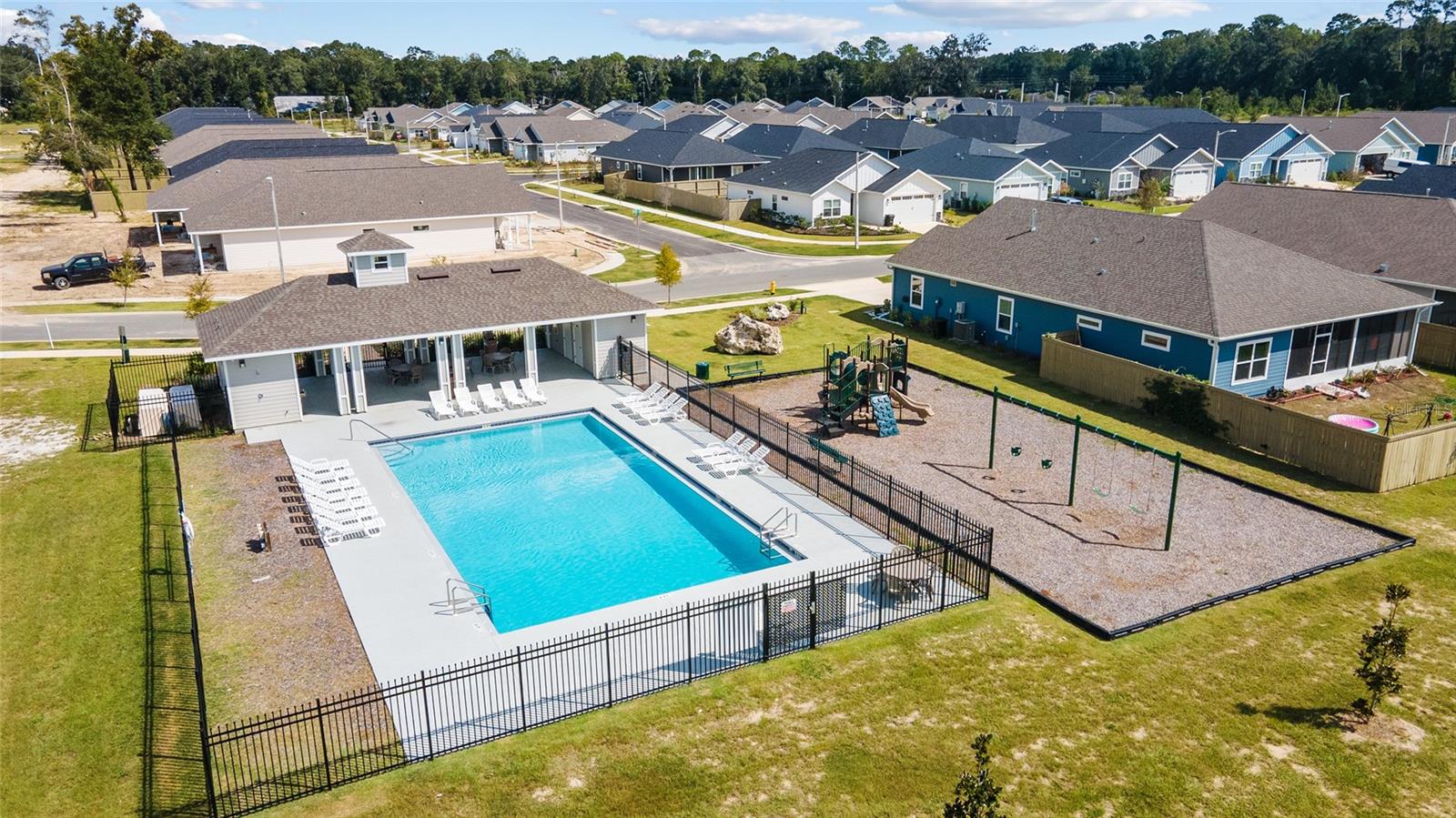 GRAND OAKS AT TOWER PH 2 PB 37 PG 63 - Residential