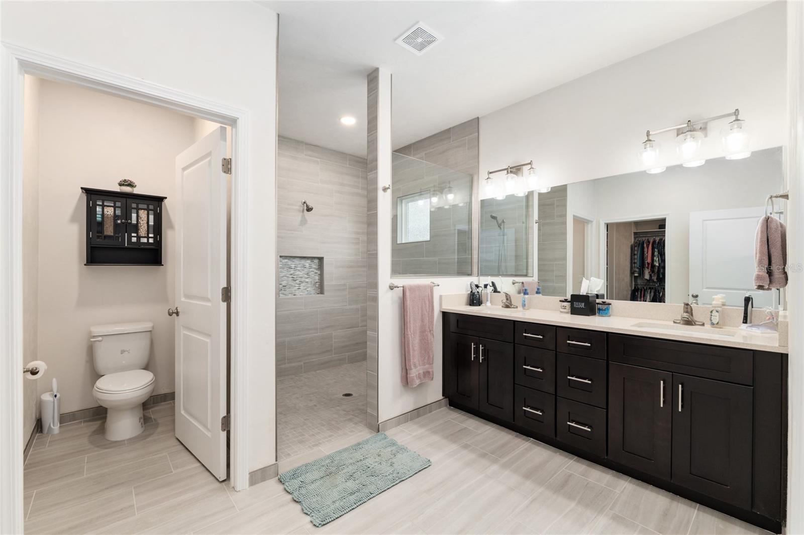 GRAND OAKS AT TOWER PH 2 PB 37 PG 63 - Residential