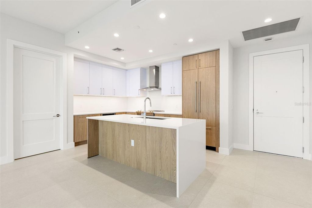 Photo of 275 1st Avenue S #2108, St Petersburg, FL 33701 (MLS # TB8477818)