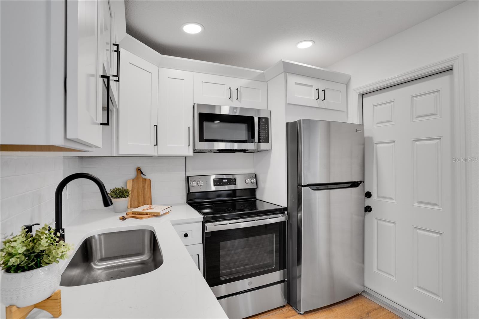 ORANGE LAKE VILLAGE REP - Residential