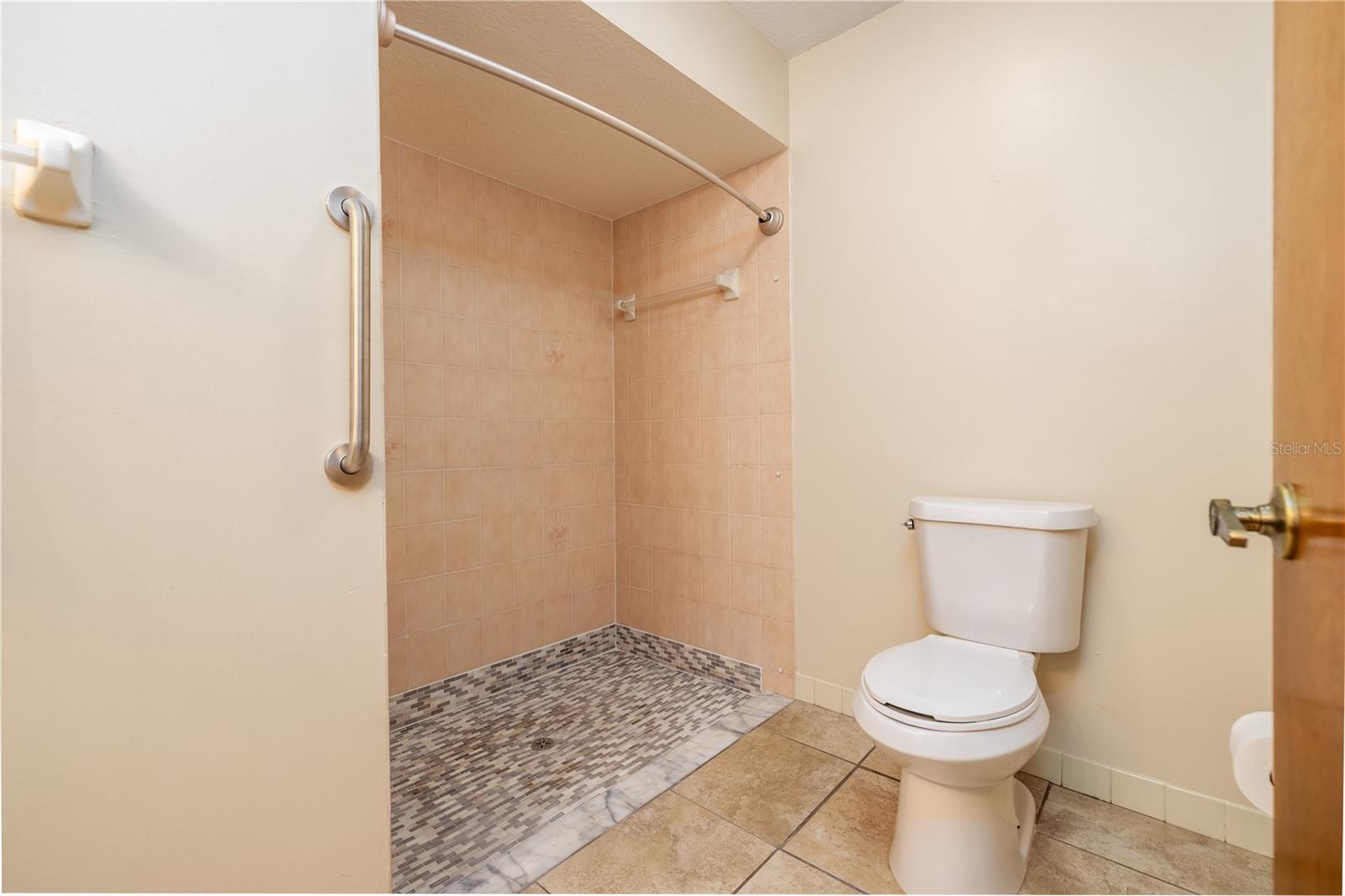 HIDDEN PINES PH 02 - Residential Lease