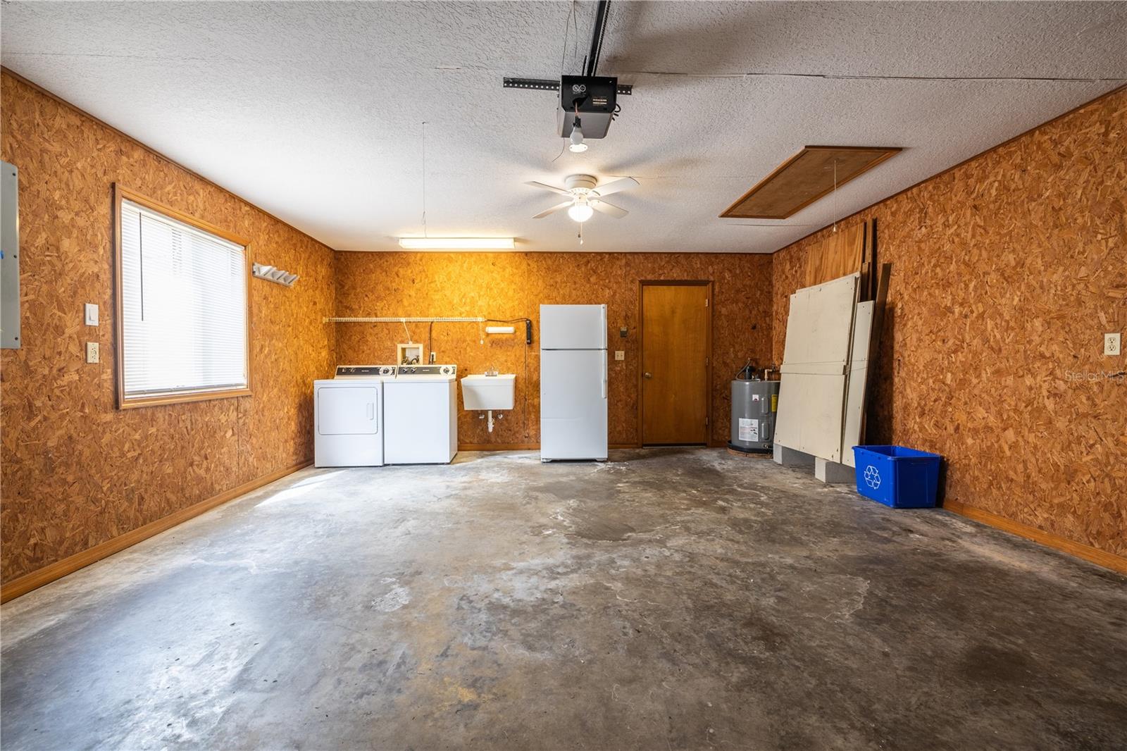 HIDDEN PINES PH 02 - Residential Lease