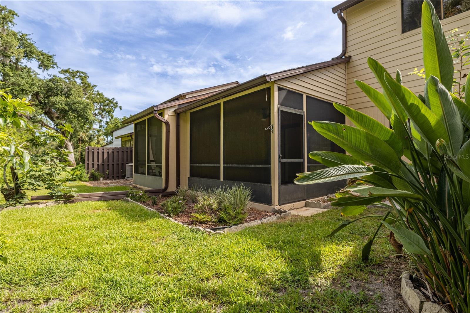 HIDDEN PINES PH 02 - Residential Lease
