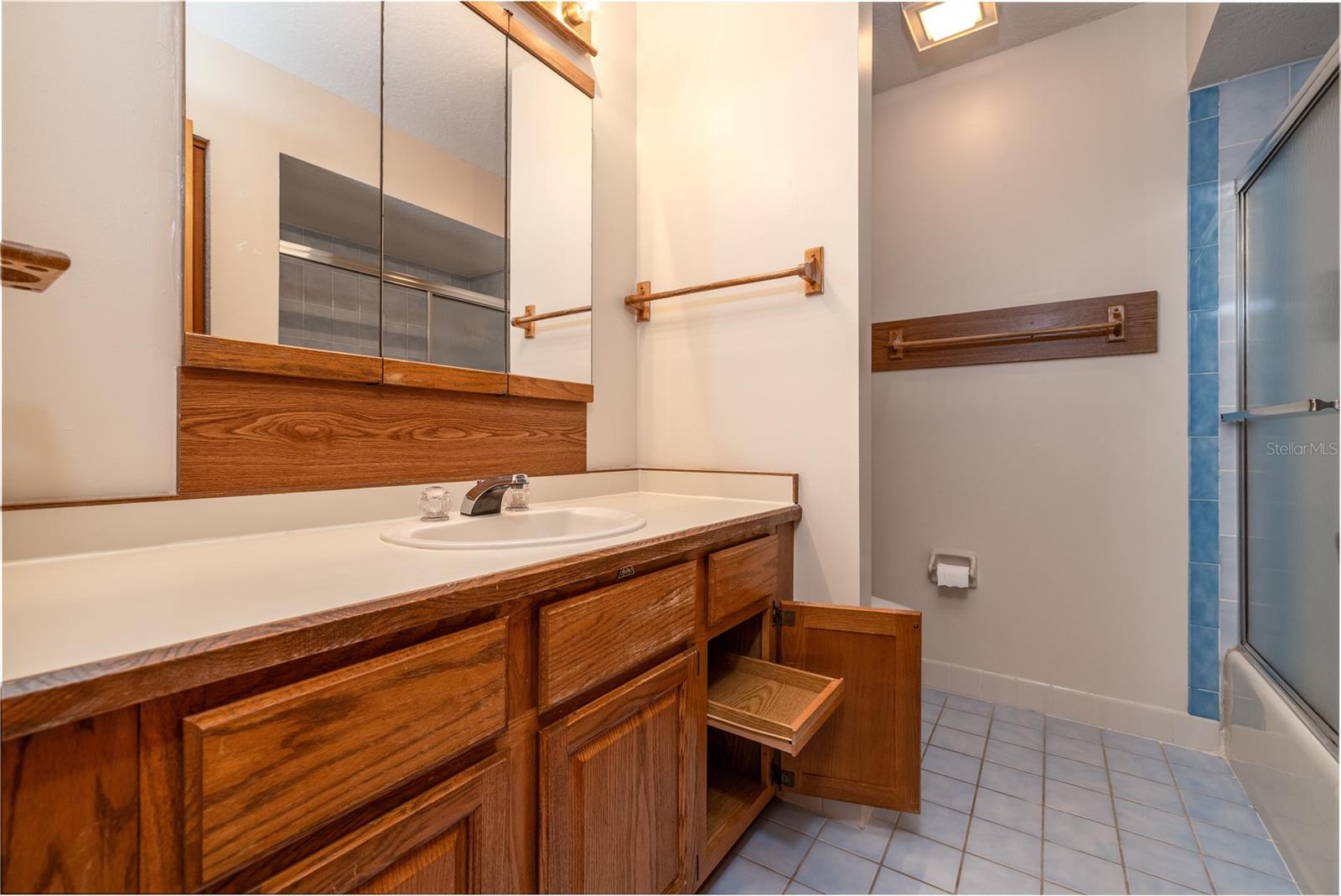 HIDDEN PINES PH 02 - Residential Lease
