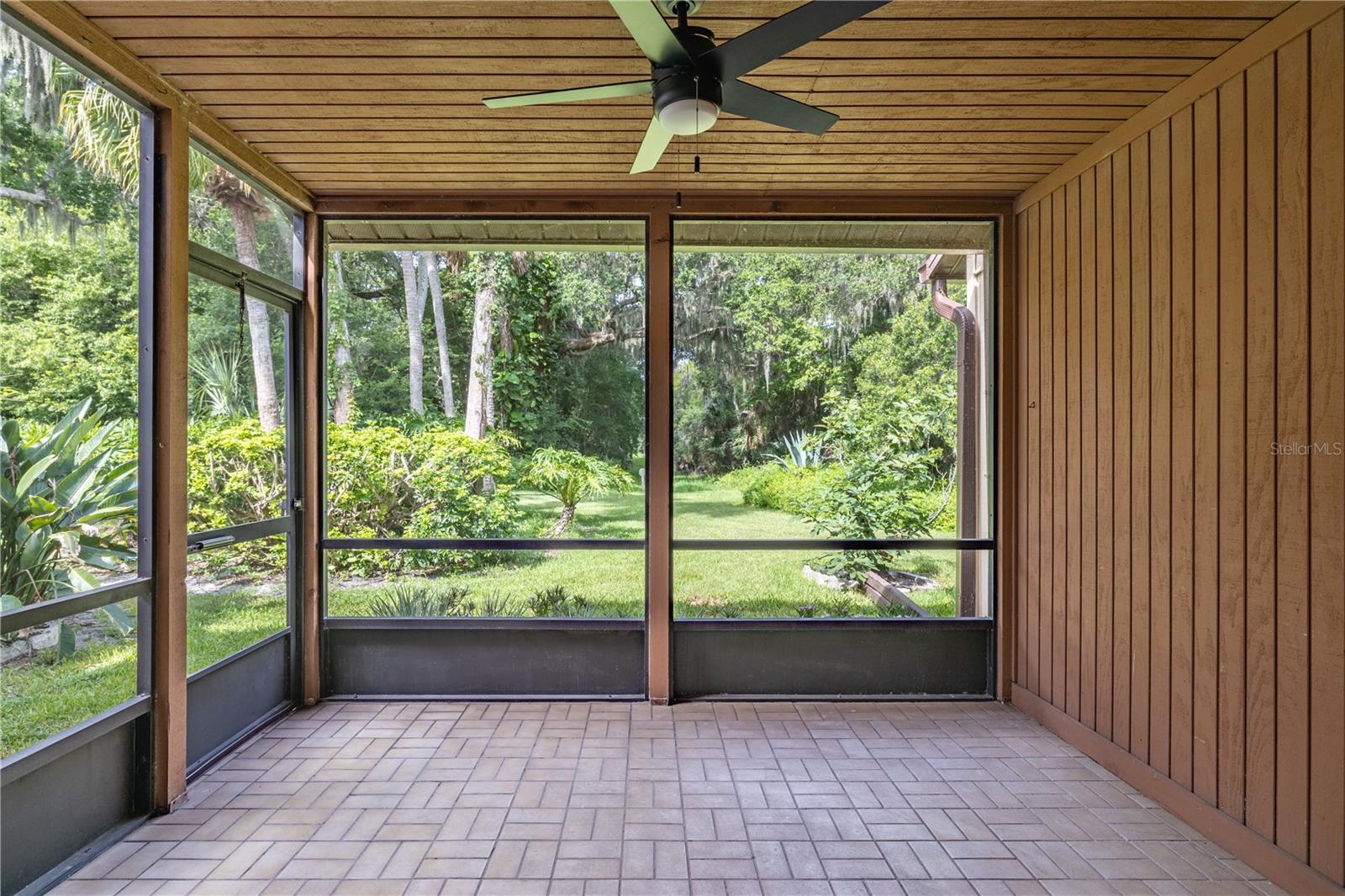 HIDDEN PINES PH 02 - Residential Lease