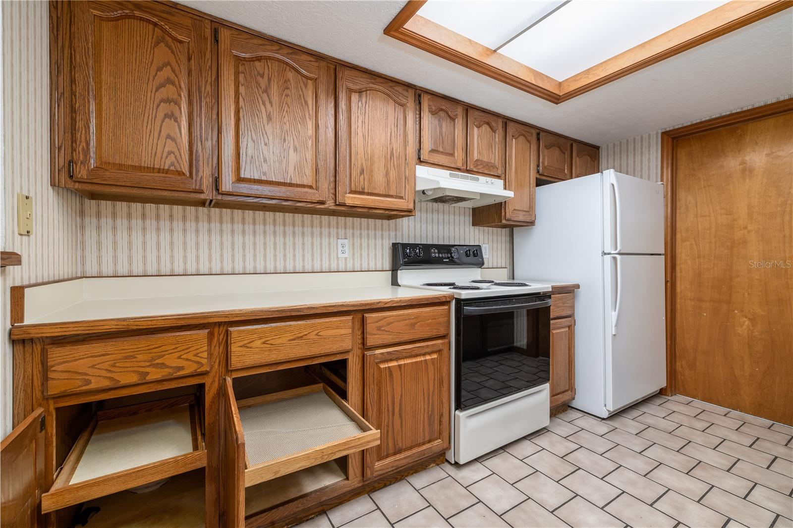 HIDDEN PINES PH 02 - Residential Lease