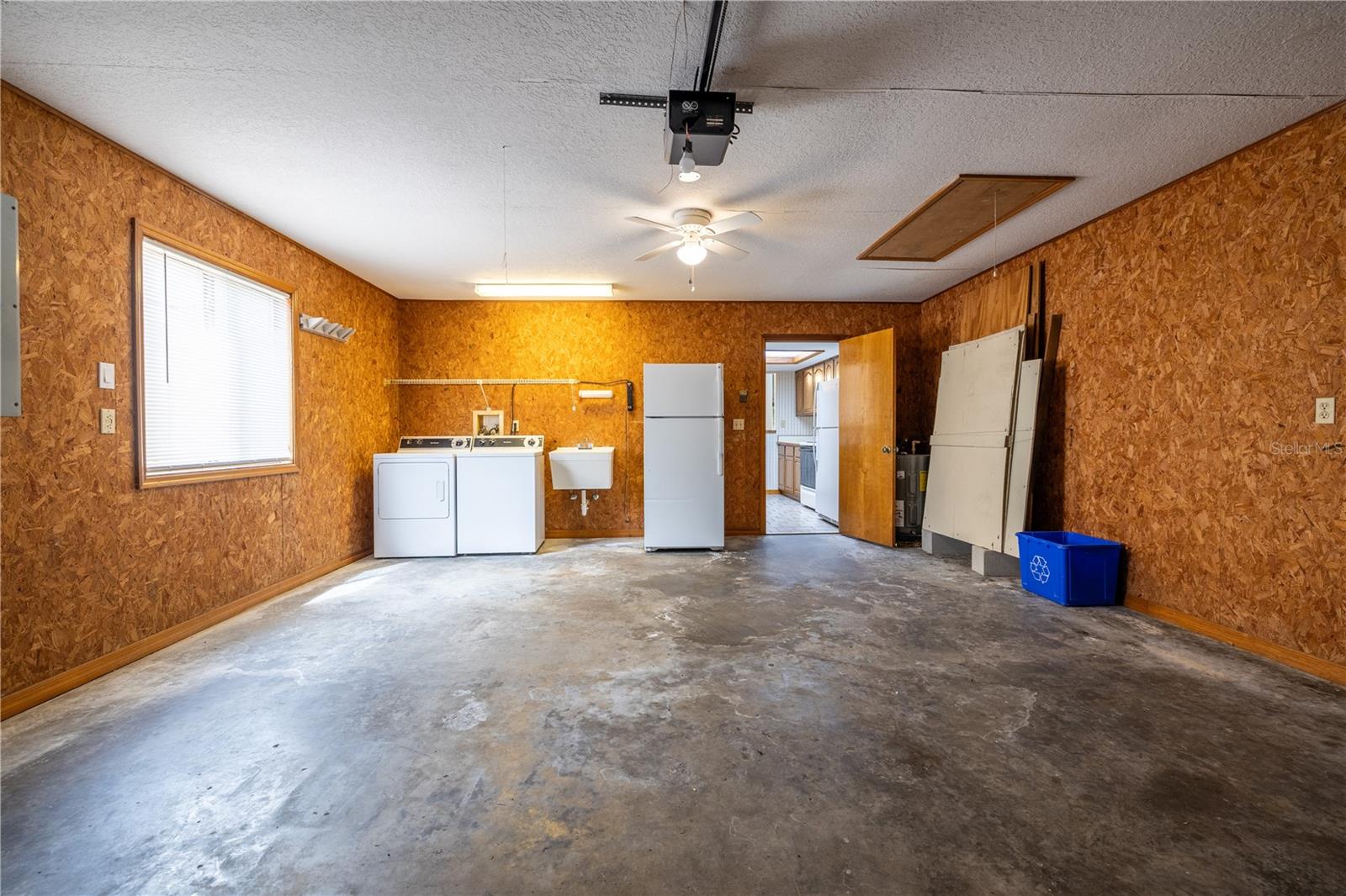 HIDDEN PINES PH 02 - Residential Lease