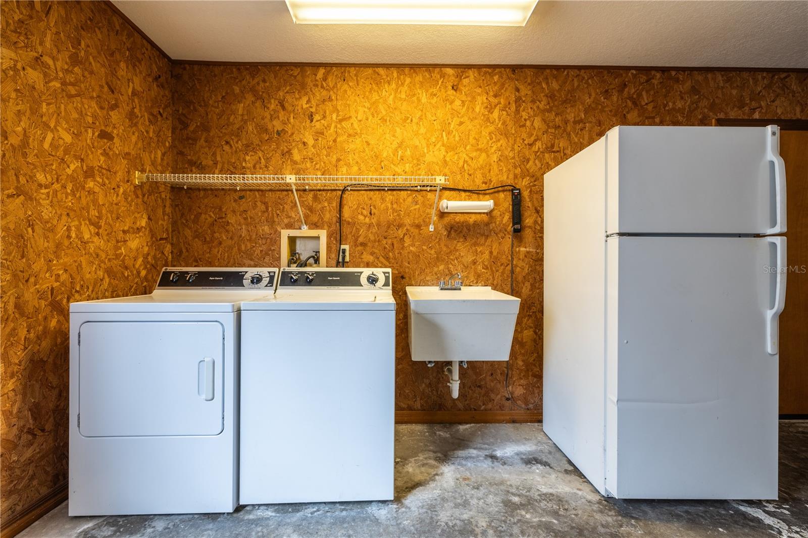 HIDDEN PINES PH 02 - Residential Lease
