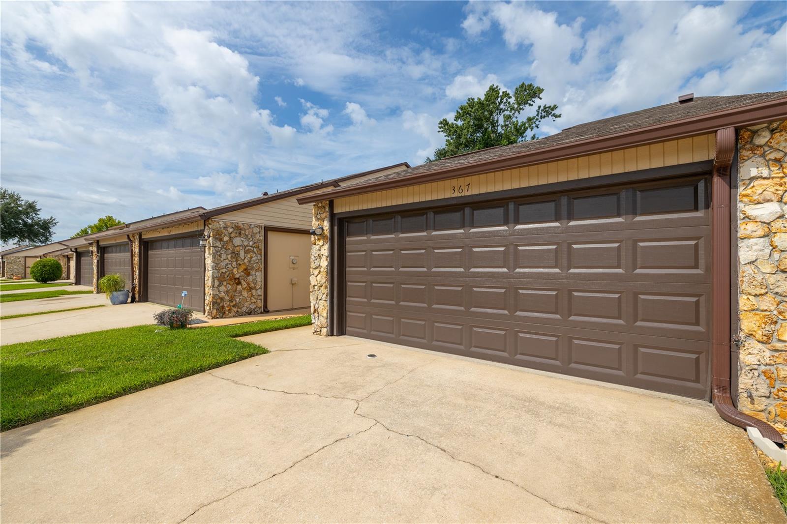 HIDDEN PINES PH 02 - Residential Lease