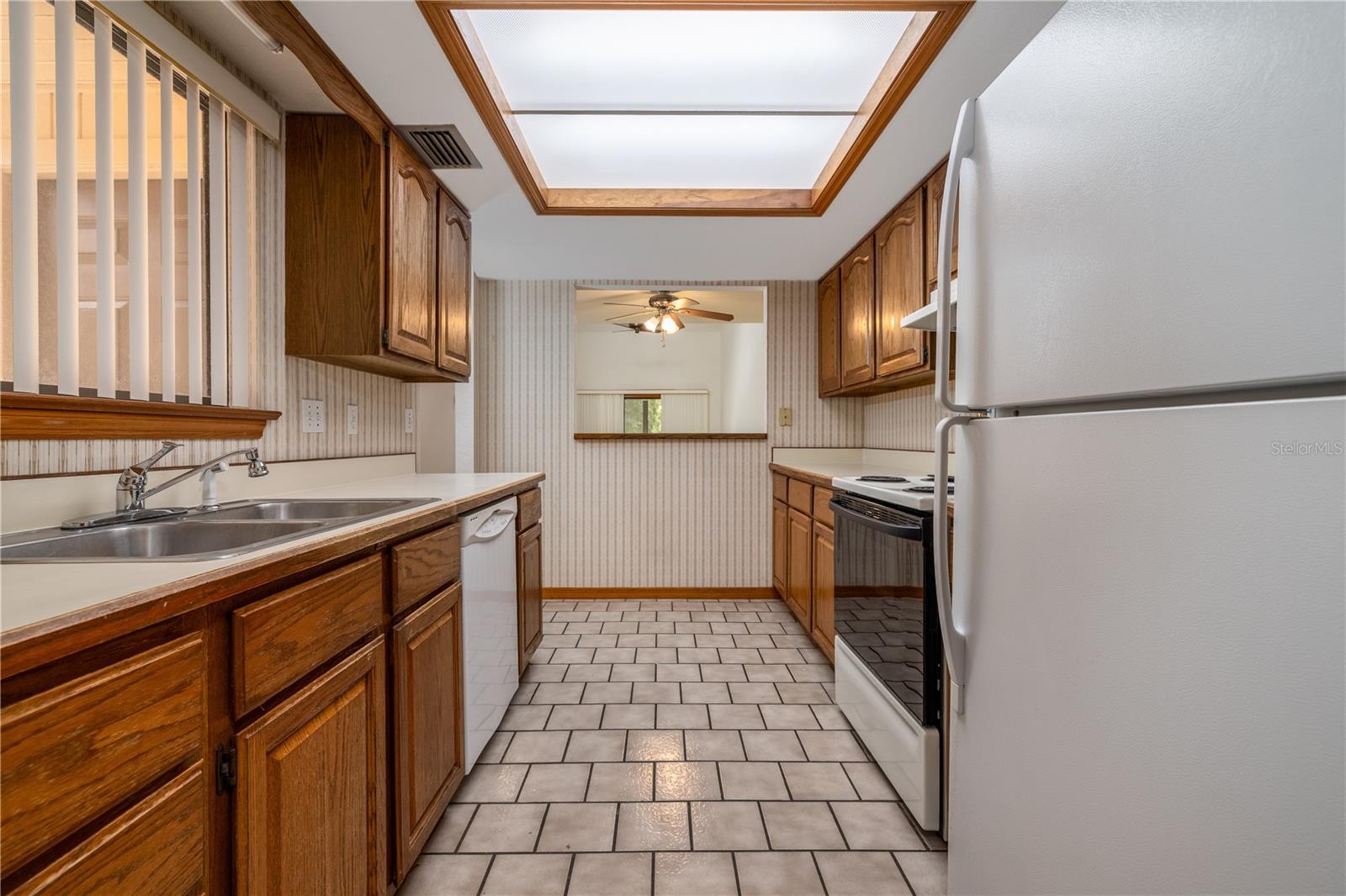 HIDDEN PINES PH 02 - Residential Lease