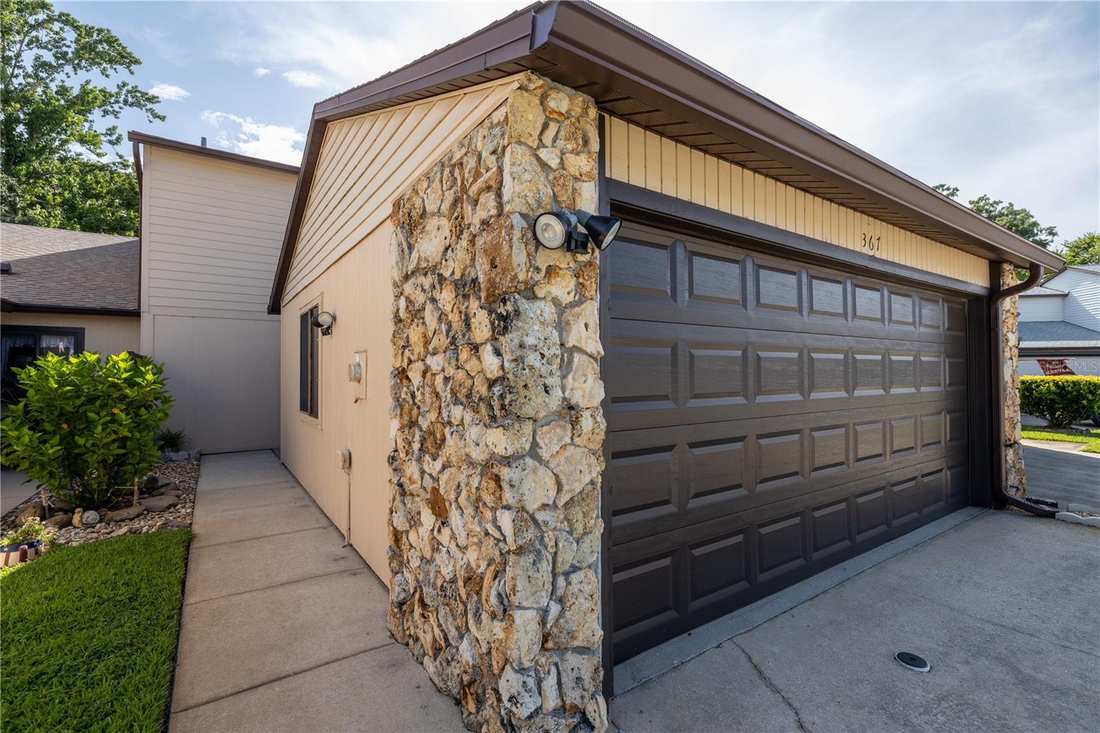 HIDDEN PINES PH 02 - Residential Lease