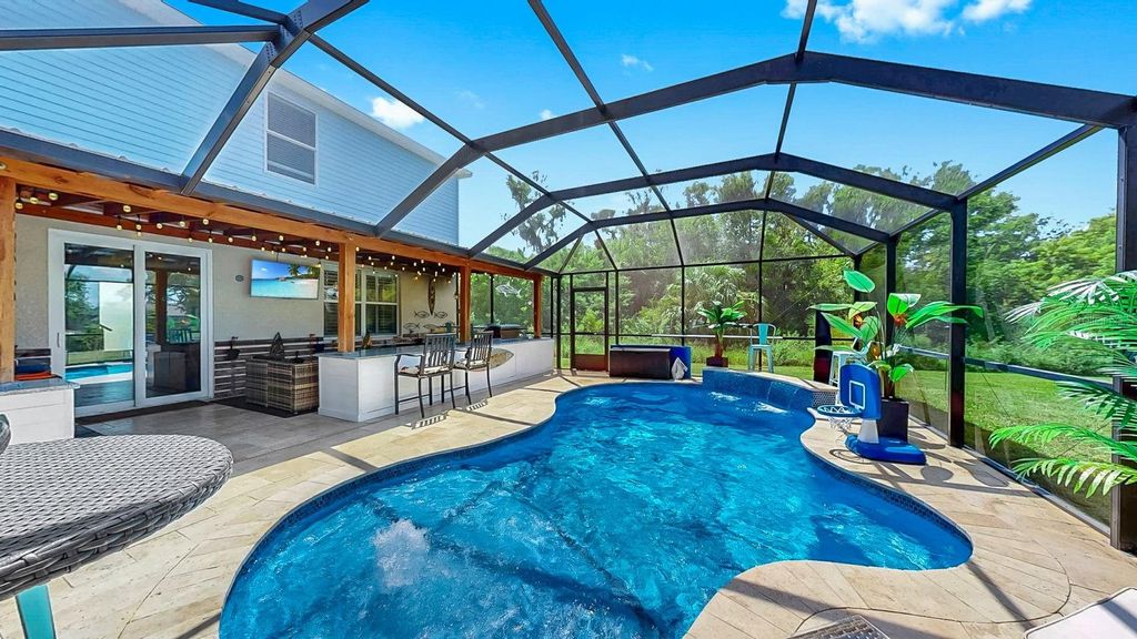 Photo of 112 Slipper Key Road, Apollo Beach, FL 33572 (MLS # TB8423154)