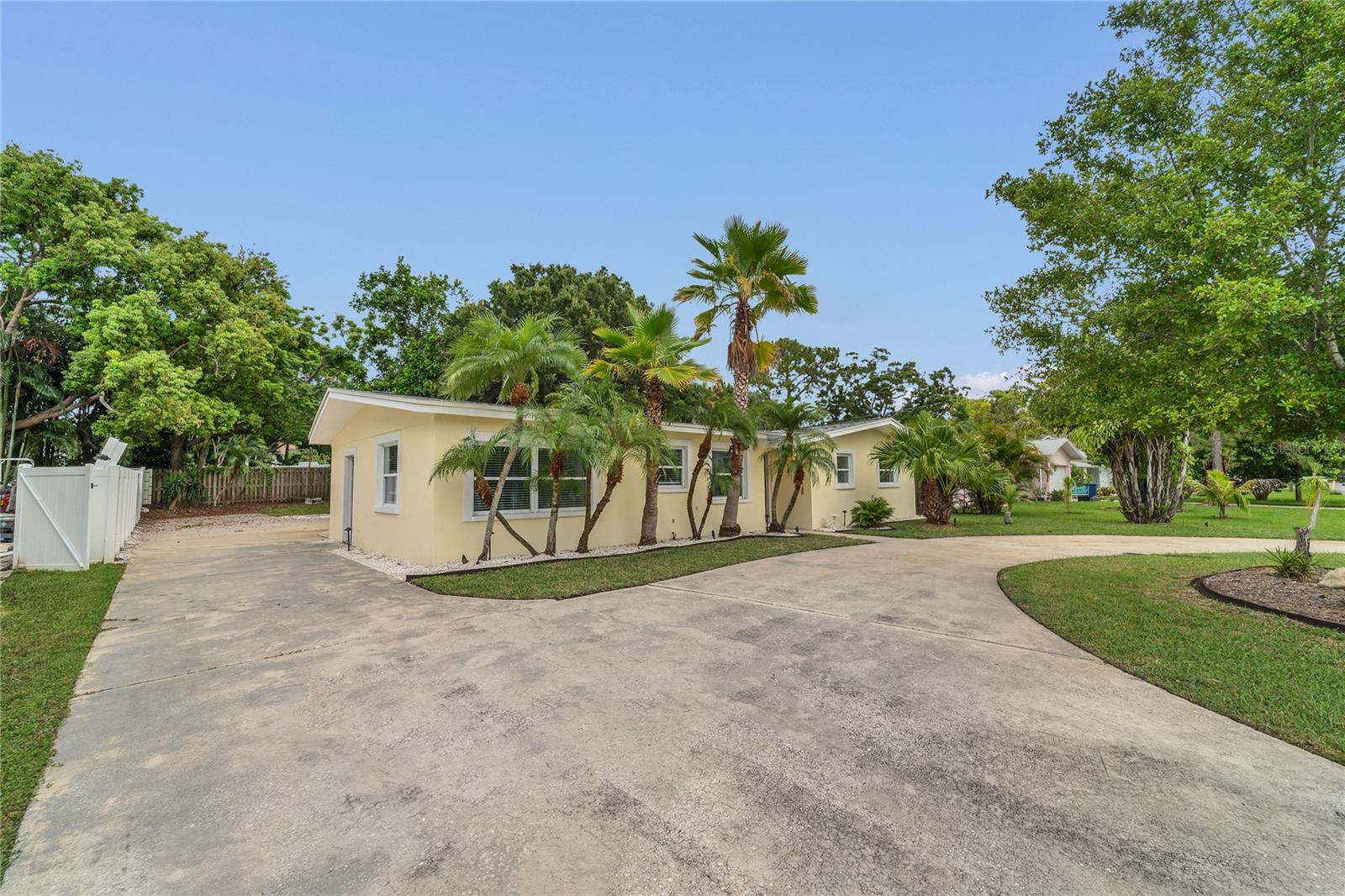 312 LAGOON DRIVE