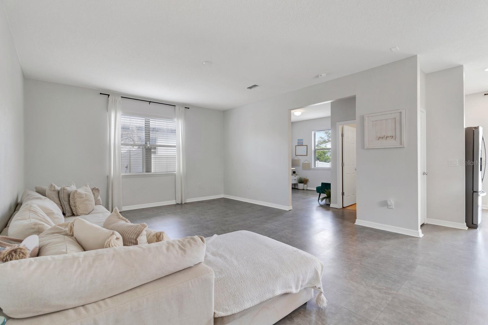 EAGLE MEADOW - Residential