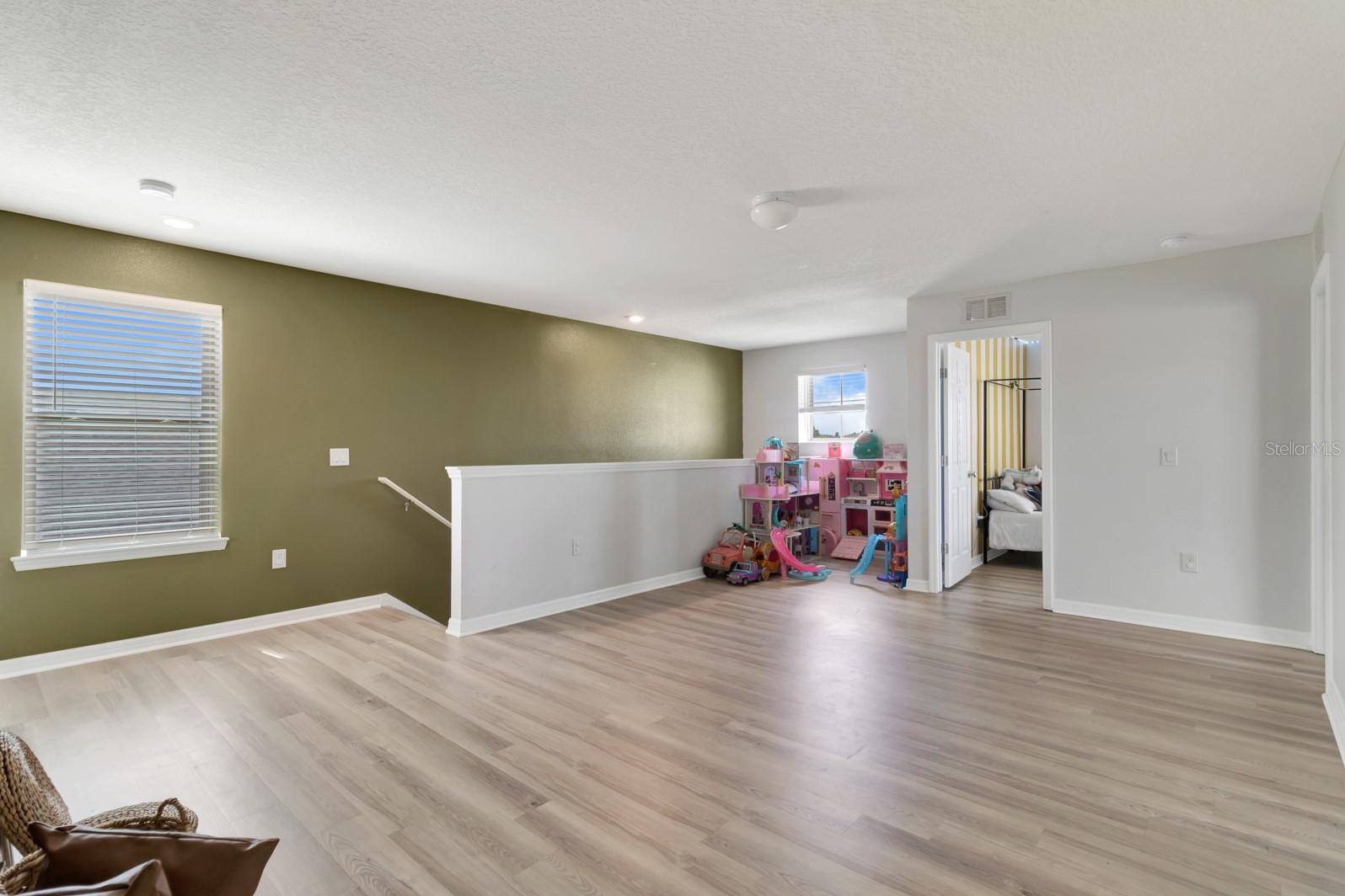 EAGLE MEADOW - Residential