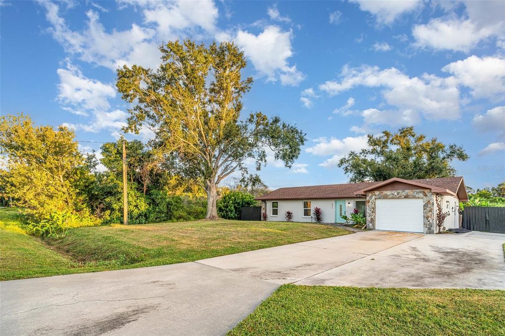 Photo of 4616 34th Avenue E, Bradenton, FL 34208 (MLS # TB8439965)