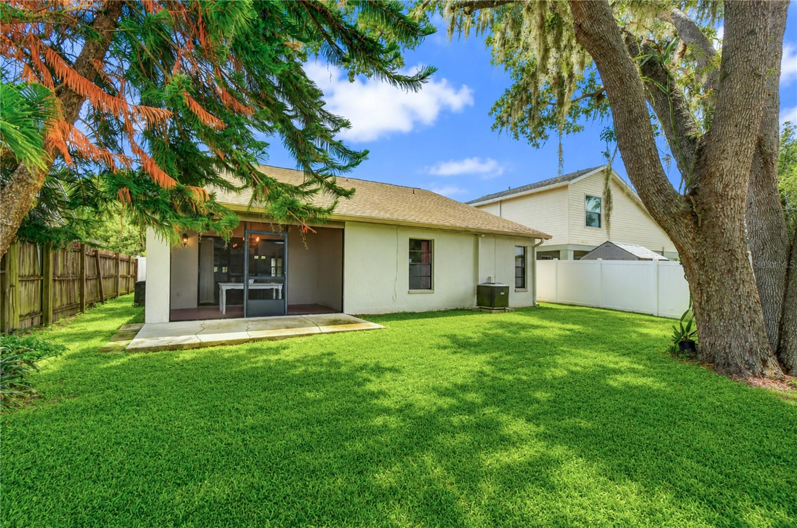 2512 WRENCREST CIRCLE