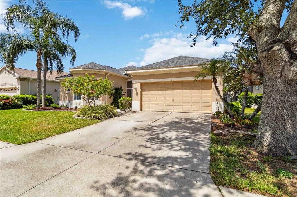 Photo of 315 36th Street NE, Bradenton, FL 34208 (MLS # A4676940)