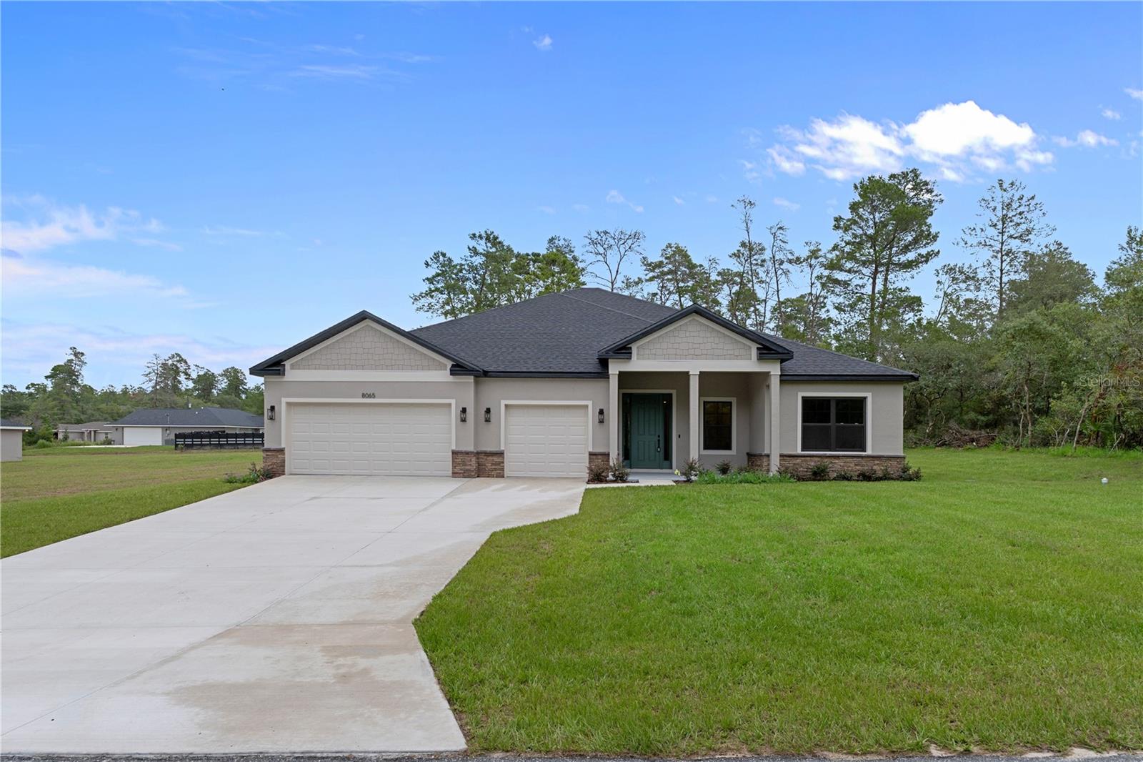 8065 N DOTHAN DRIVE