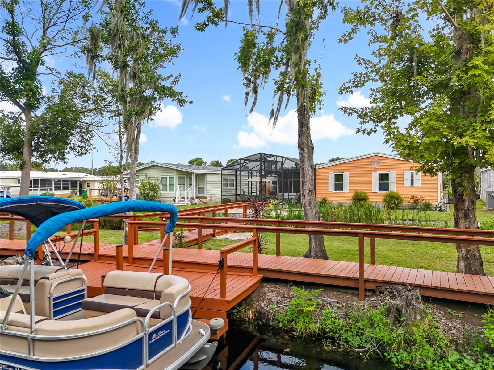 TAVARES FOX RUN MOBILE HOME - Residential