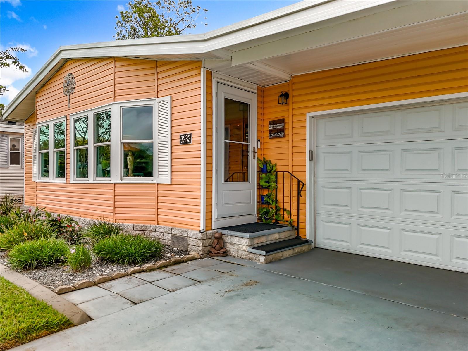 TAVARES FOX RUN MOBILE HOME - Residential