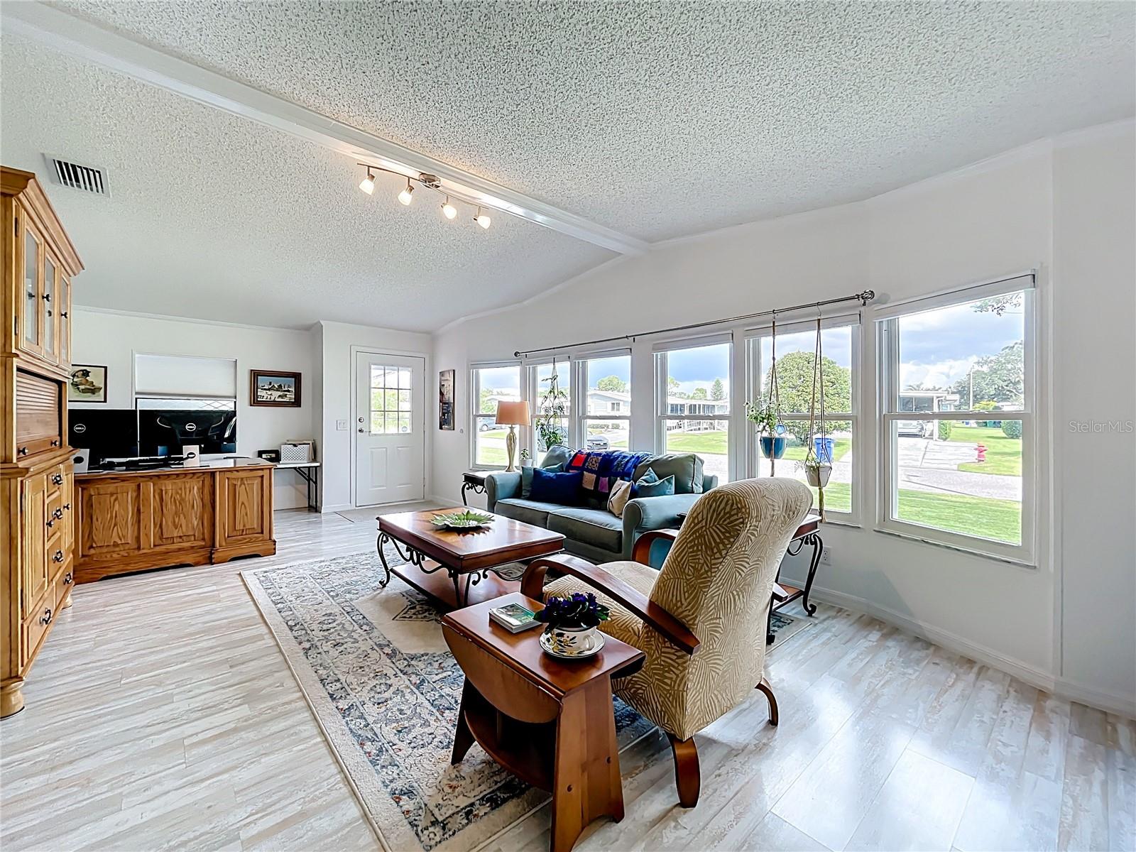 TAVARES FOX RUN MOBILE HOME - Residential