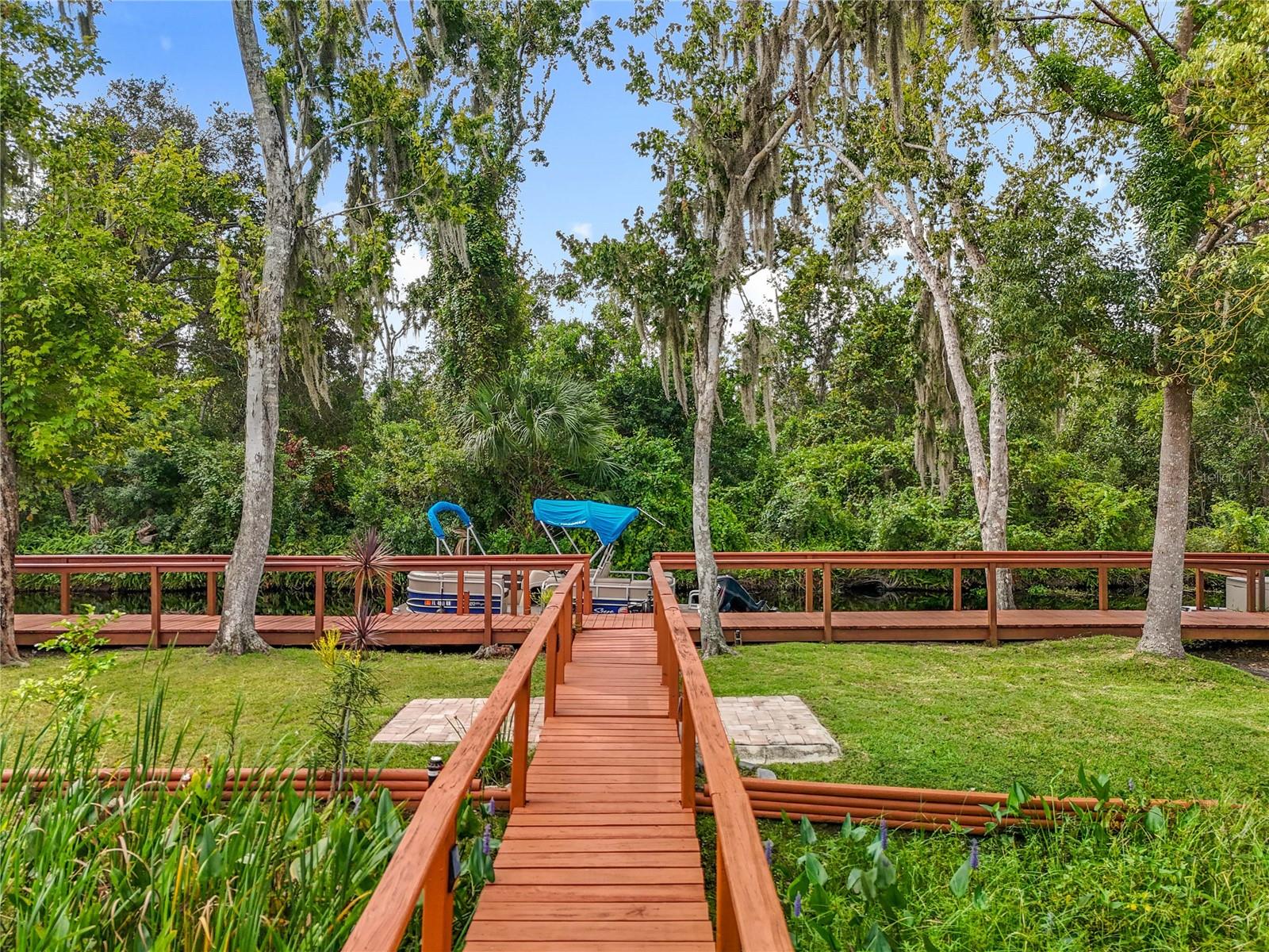 TAVARES FOX RUN MOBILE HOME - Residential