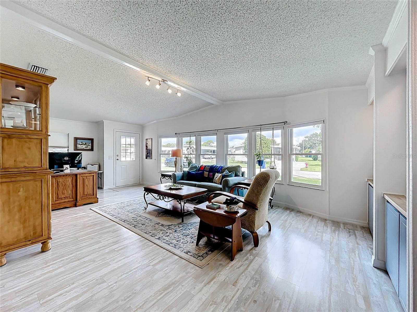 TAVARES FOX RUN MOBILE HOME - Residential