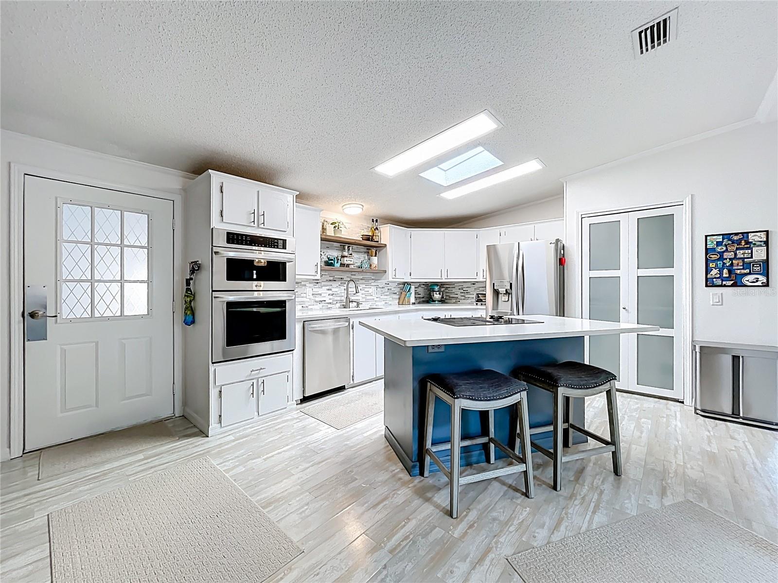 TAVARES FOX RUN MOBILE HOME - Residential