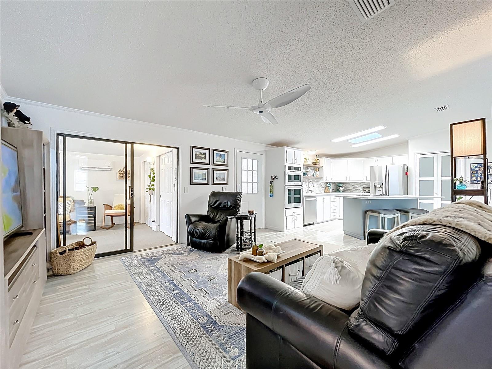TAVARES FOX RUN MOBILE HOME - Residential