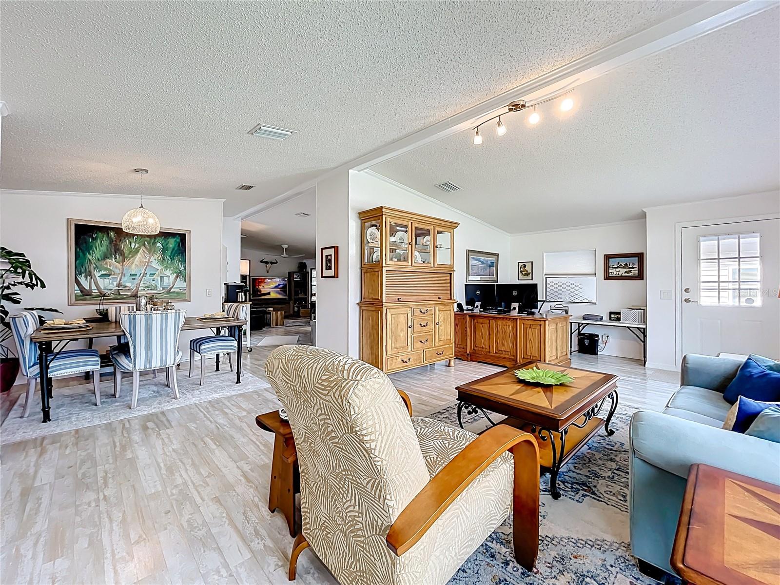 TAVARES FOX RUN MOBILE HOME - Residential