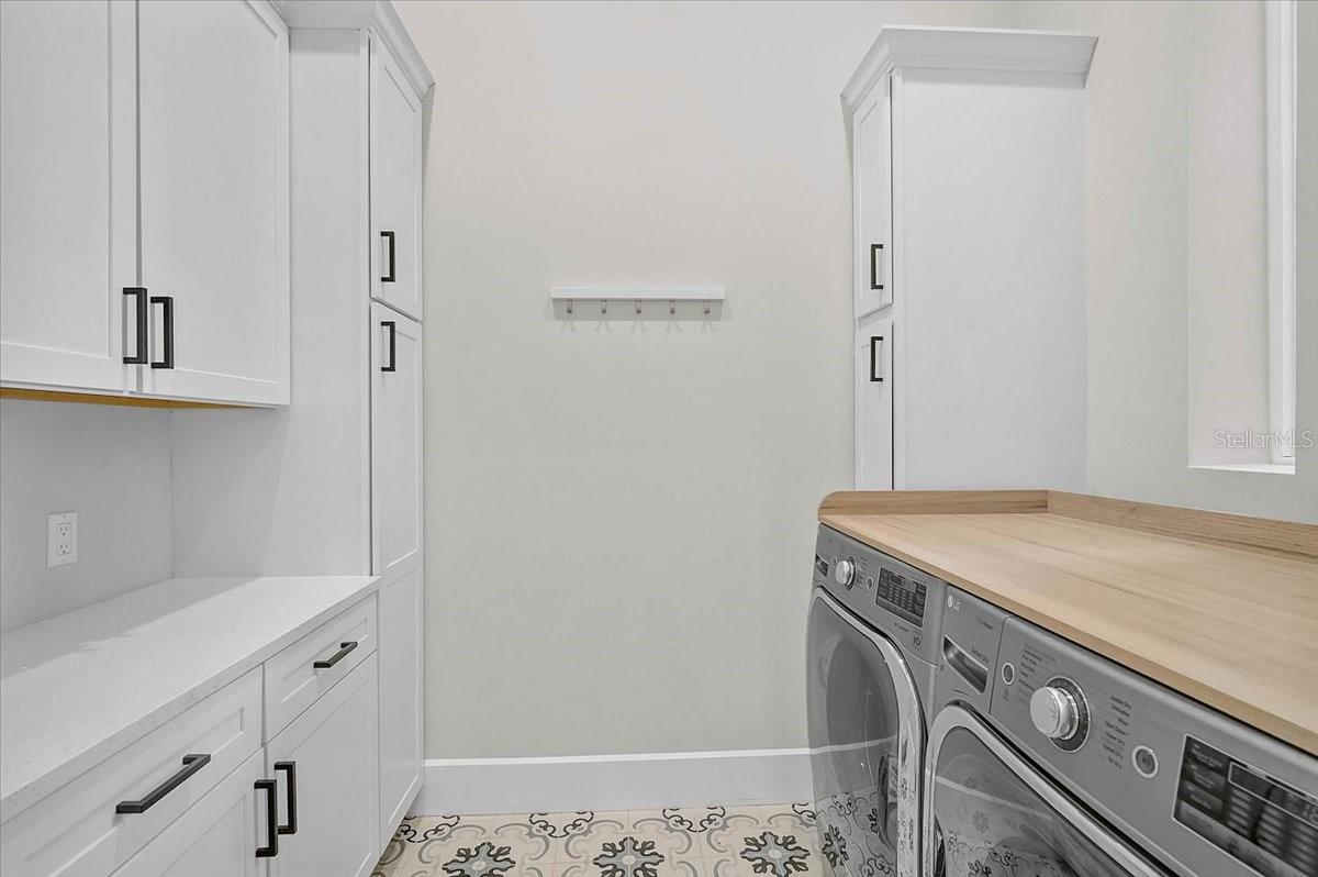 MISSION VLY ESTATES SEC A - Residential