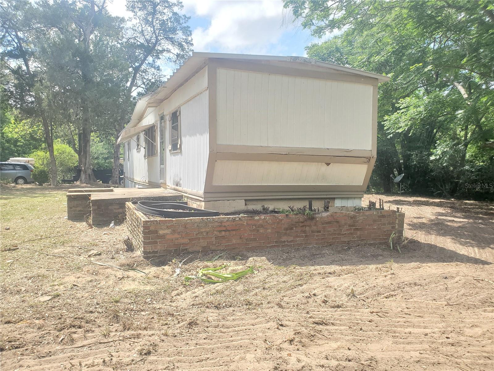 TOWN/BELLEVIEW - Residential