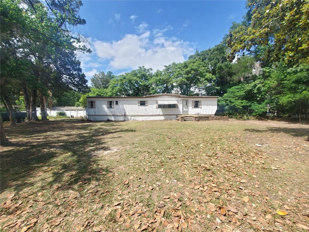 Photo of 6945 SE 110th Street, Belleview, FL 34420 (MLS # OM724078)