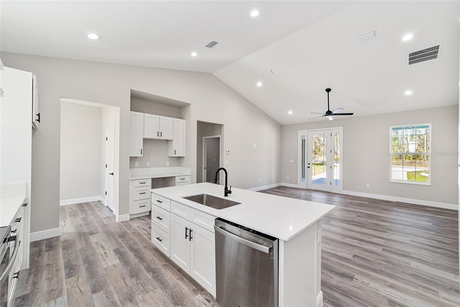 WILLISTON HYLNDS GOLF & C CLUB ESTATE - Residential Lease