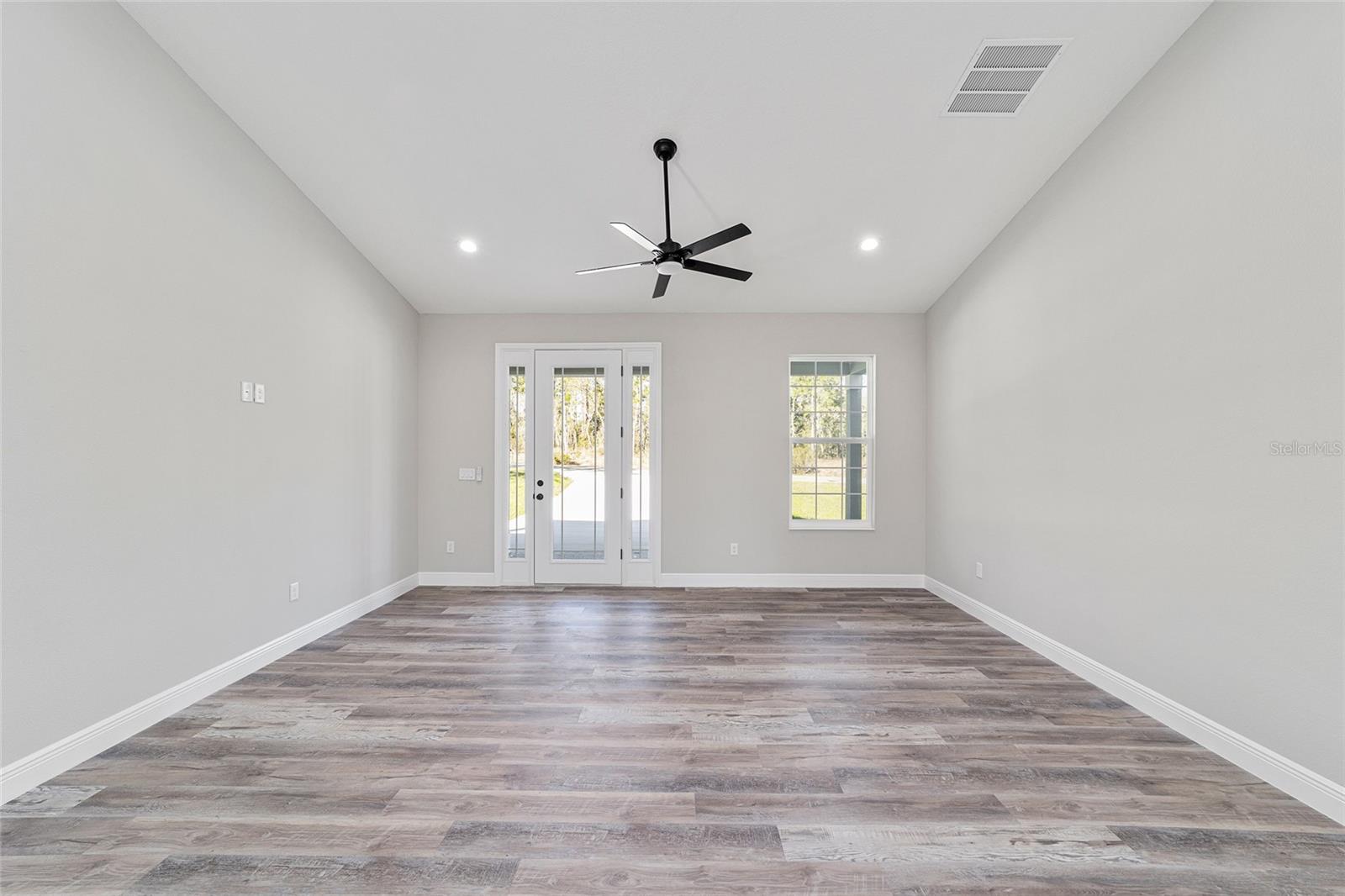 WILLISTON HYLNDS GOLF & C CLUB ESTATE - Residential Lease