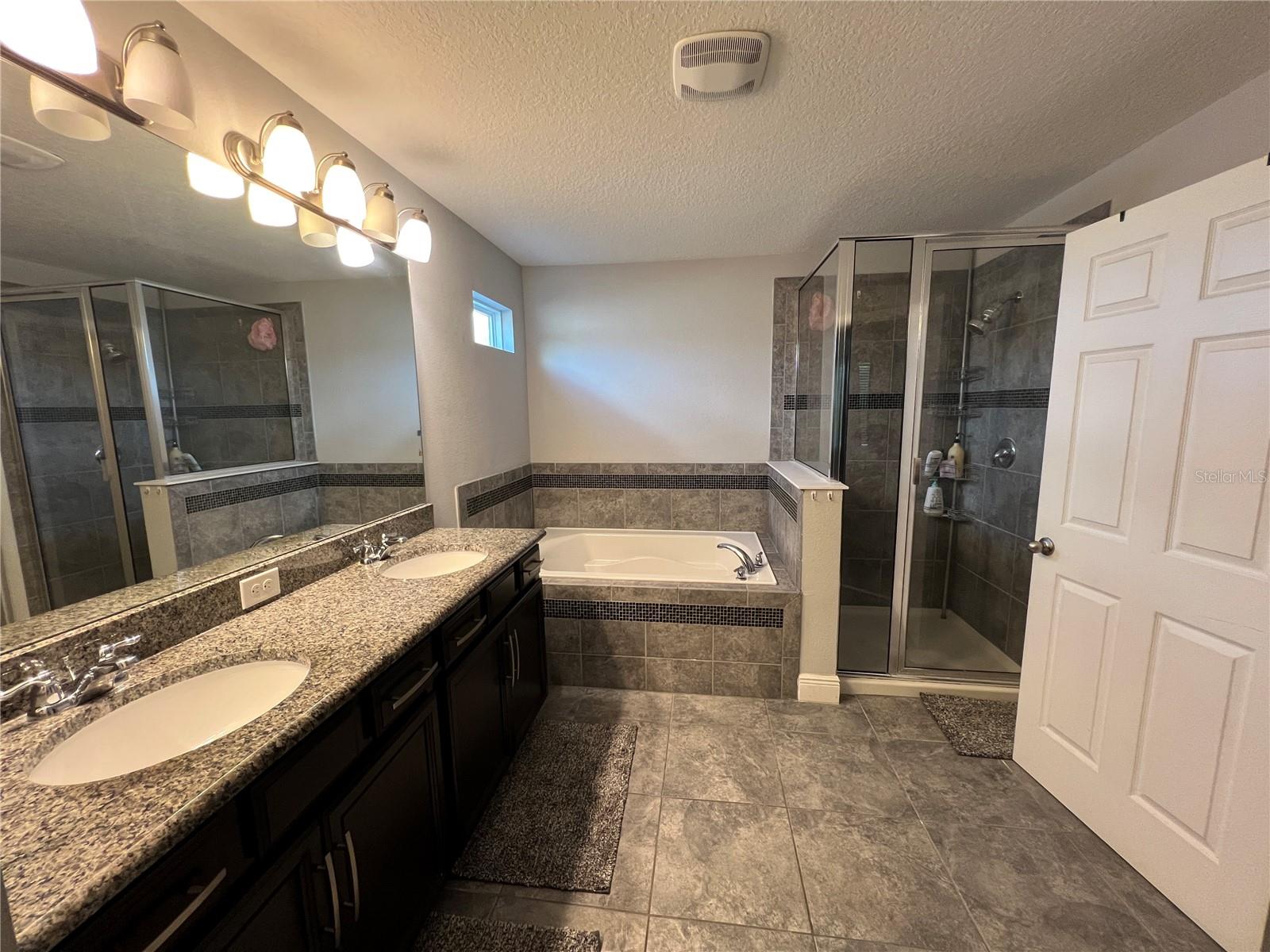 NOVA GROVE - Residential Lease